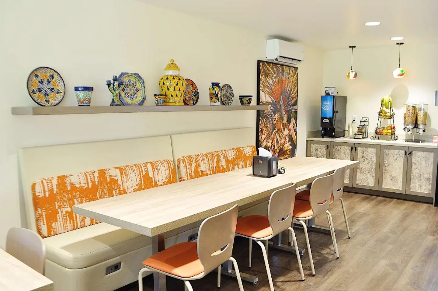 Best Western Rose Garden Bar