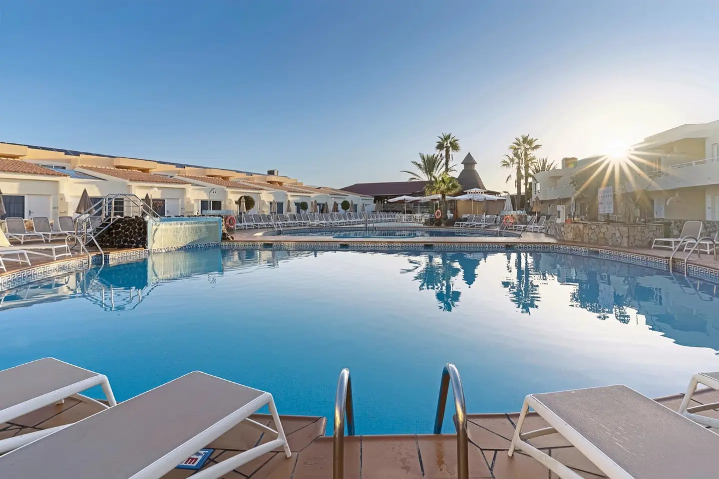 Hotel Arena Suite - Adults Only OUTDOOR_POOL