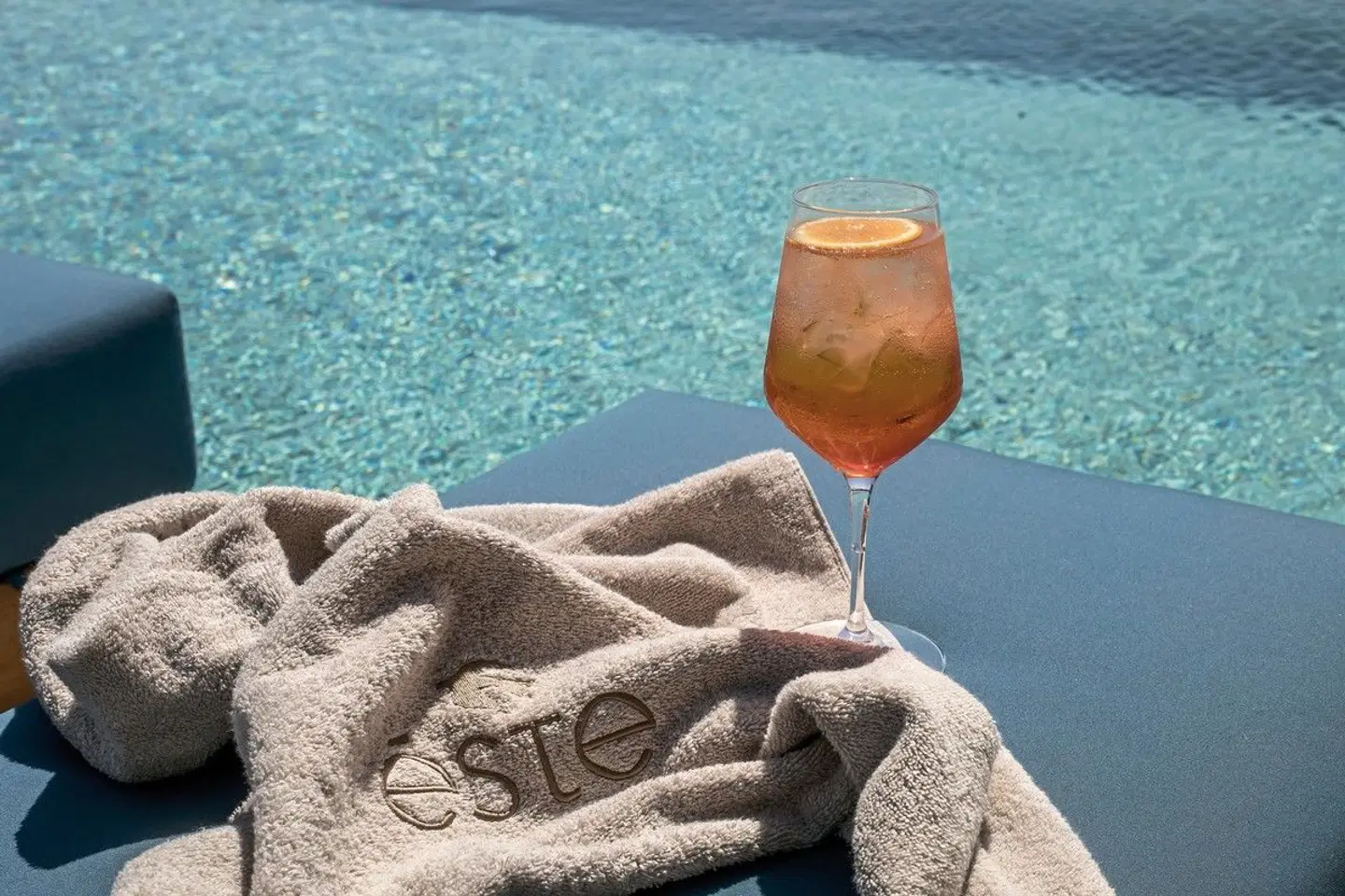 Este Elegant Suites & Villas PEOPLE