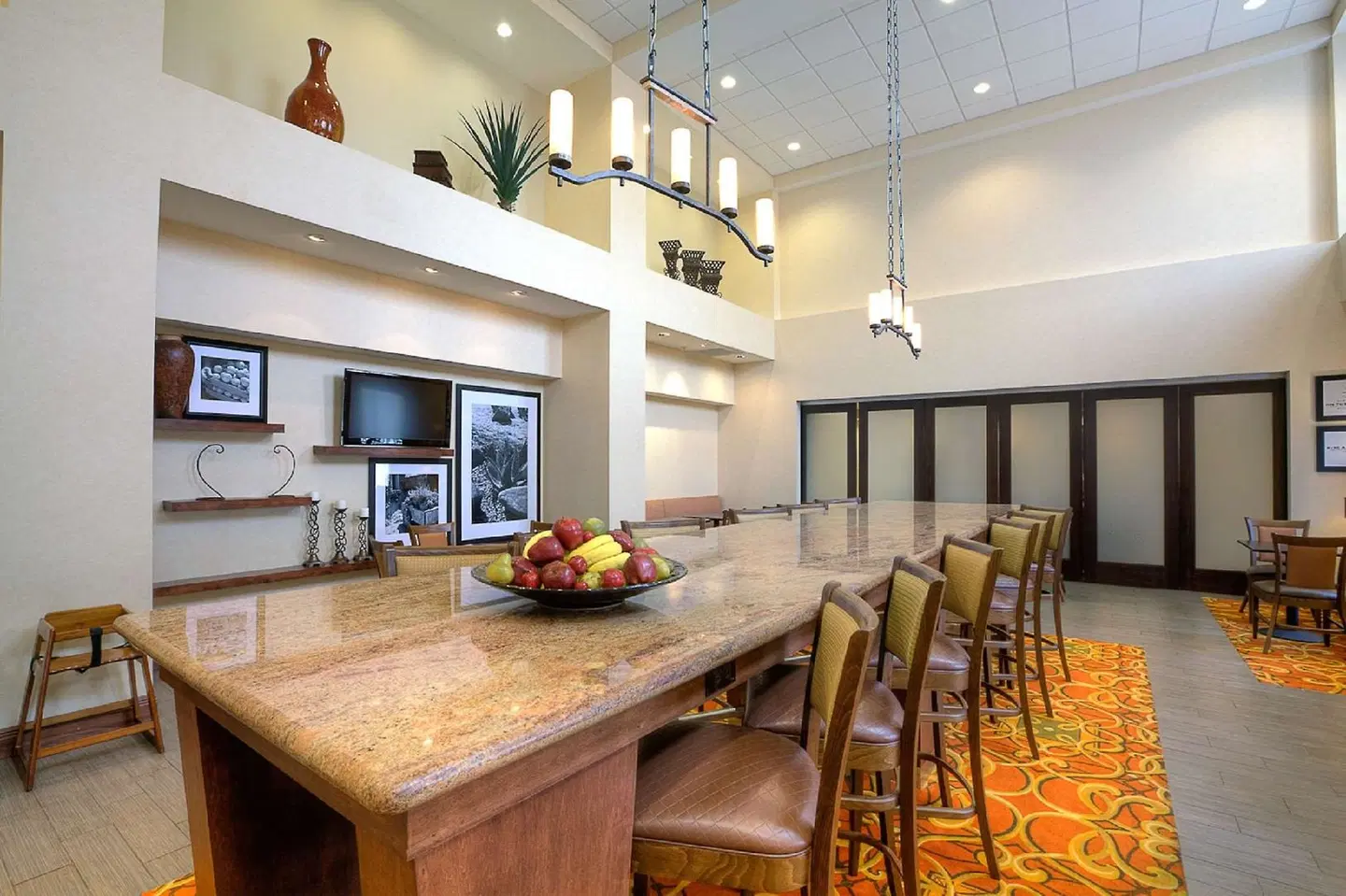 Hampton Inn & Suites McAllen Bar