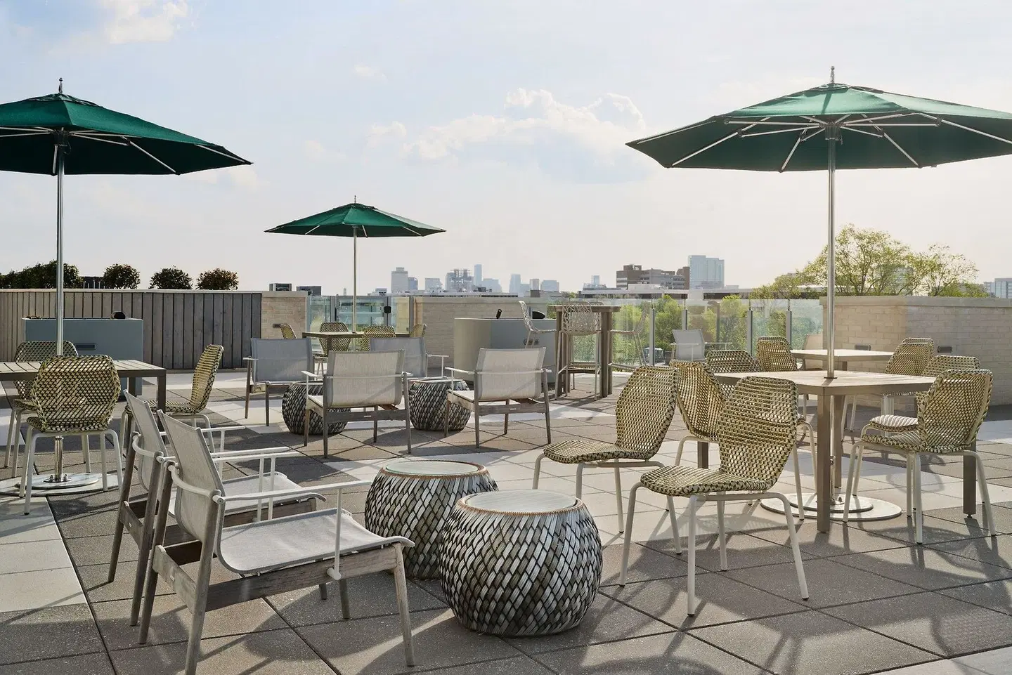 Element Nashville Vanderbilt West End Terrasse