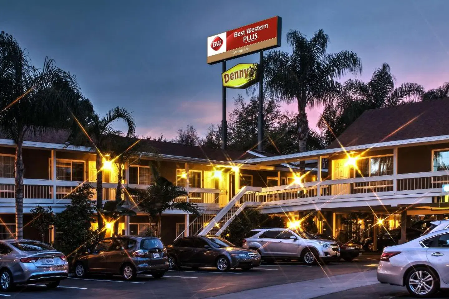 Best Western PLUS Carriage Inn EXTERIOR