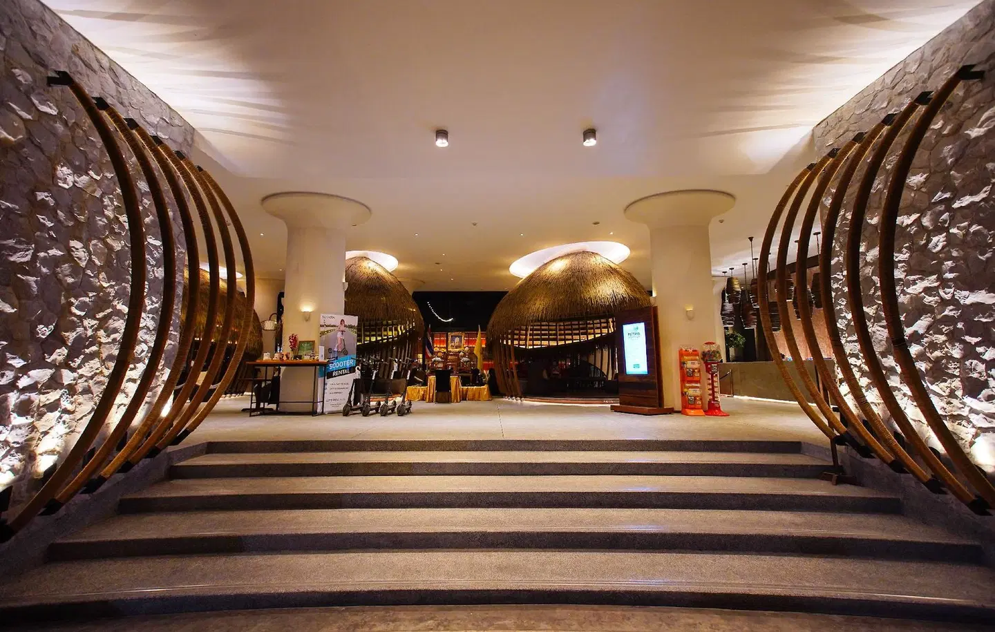 Centra by Centara Maris Resort Jomtien LOUNGE_LOBBY