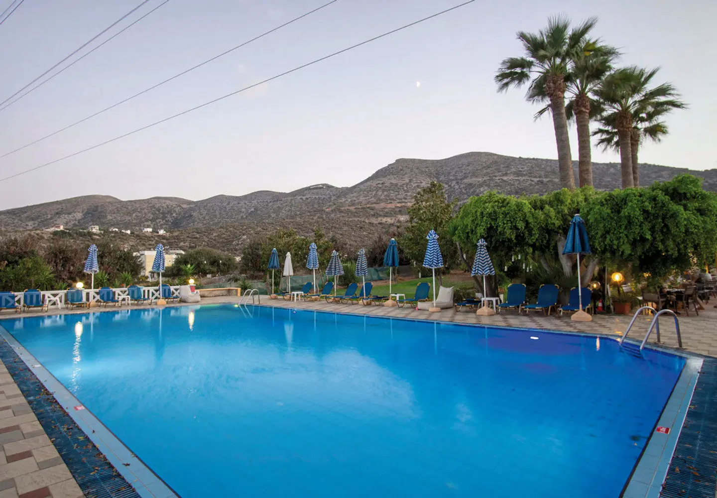 Paloma Garden & Corina OUTDOOR_POOL