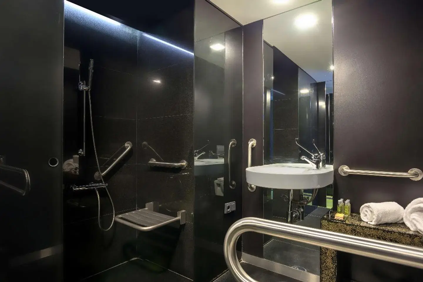 DoubleTree by Hilton Lisbon - Fontana Park Restaurant