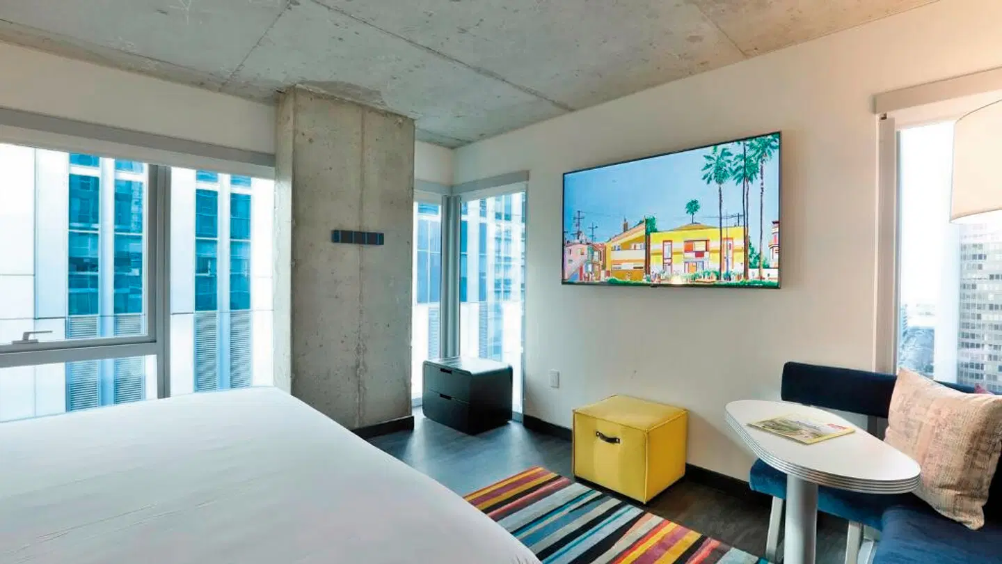 Aloft Chicago Mag Mile ROOM_EXAMPLE