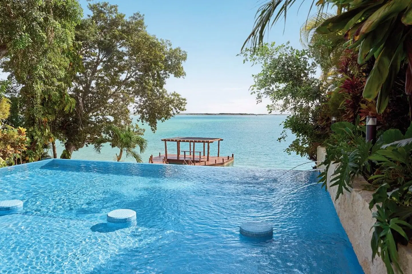 Cristalino Lagoon Front Hotel Restaurant & Spa OUTDOOR_POOL