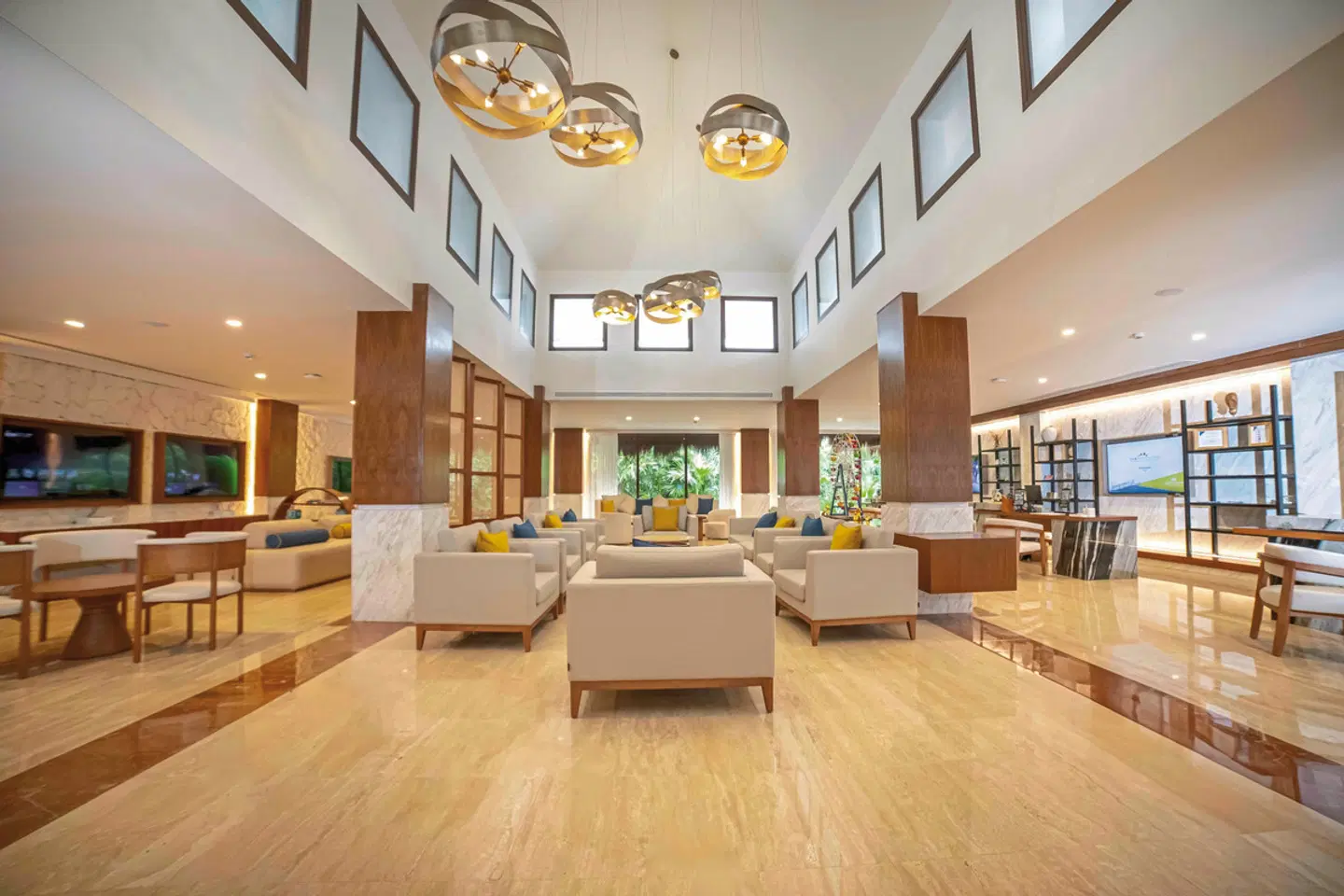 Family Selection at Grand Palladium Kantenah Resort & Spa LOUNGE_LOBBY