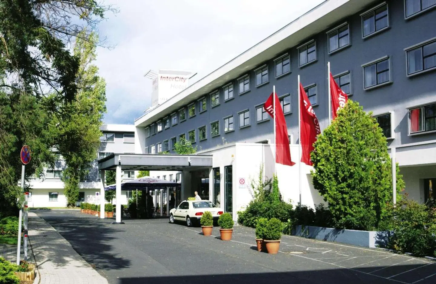 InterCityHotel Frankfurt Airport EXTERIOR