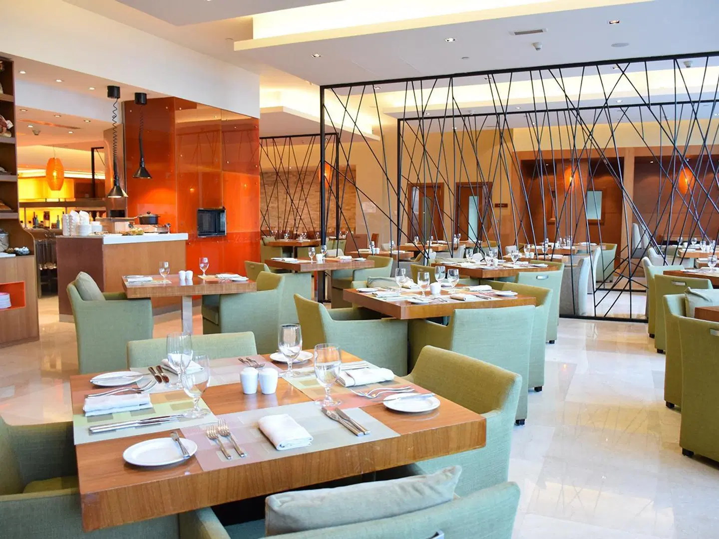 Yas Plaza Marina RESTAURANT