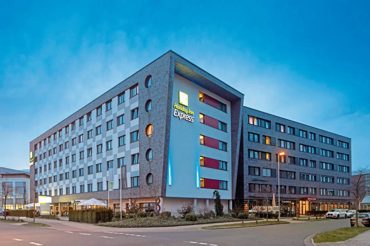 Holiday Inn Express Bremen Airport EXTERIOR