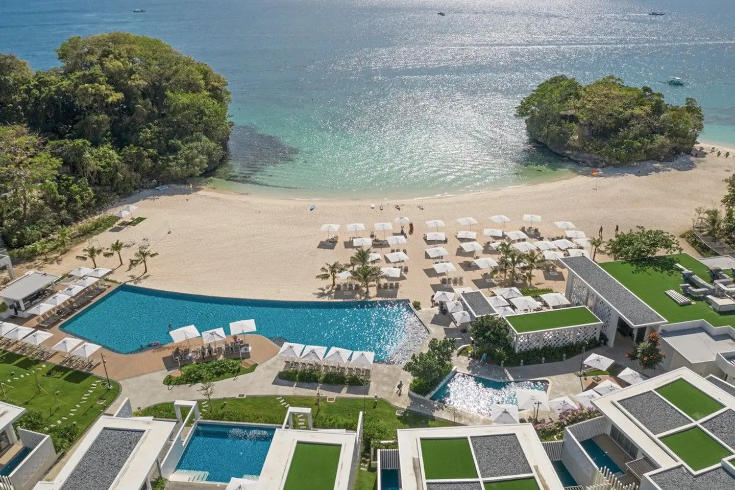 Crimson Resort & Spa Boracay Strand