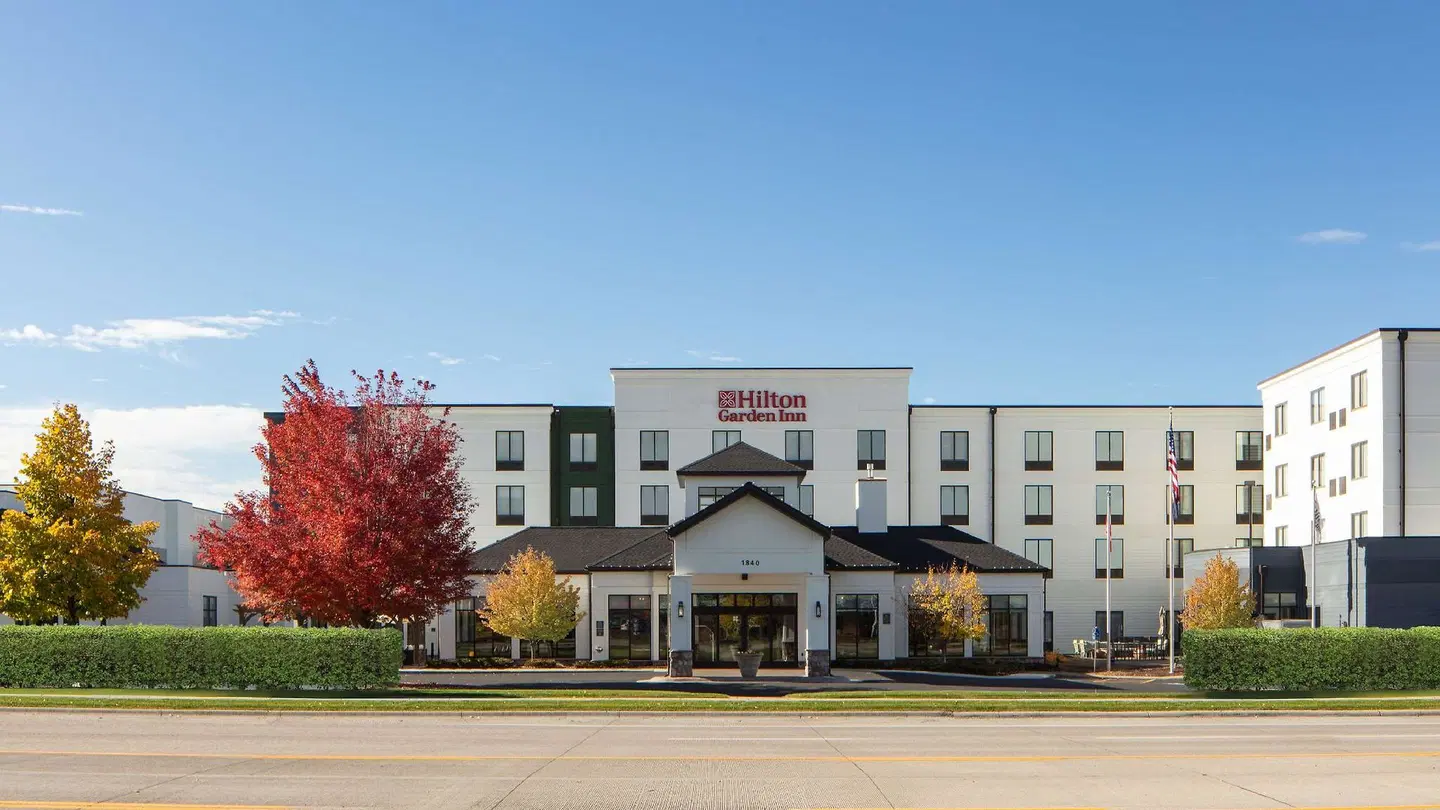 Hilton Garden Inn Kalispell EXTERIOR
