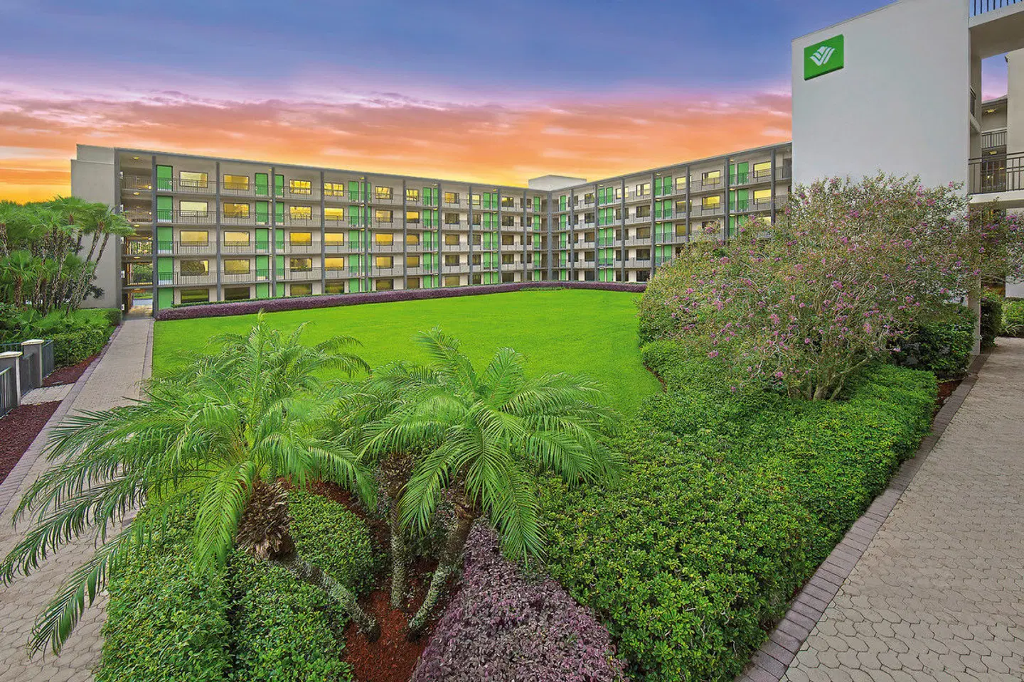 Wyndham Garden Lake Buena Vista Disney Springs Resort Area Garten