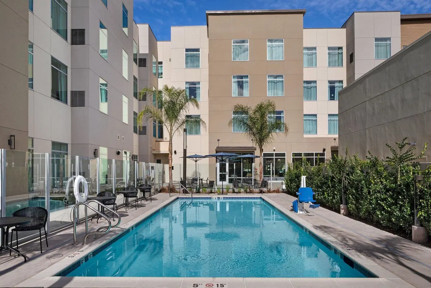 Residence Inn by Marriott Chatsworth OUTDOOR_POOL