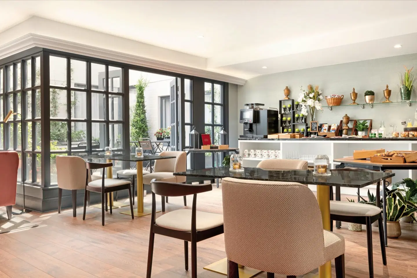 Hotel Avenue Louise Brussels Trademark Collection by Wyndham Bar