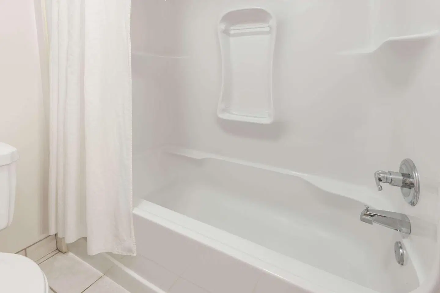 Super 8 by Wyndham Edmonton/West Badezimmer