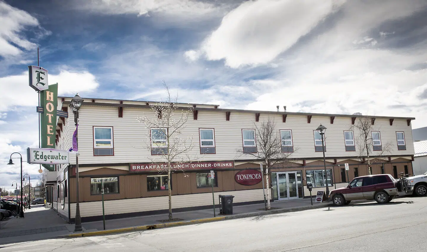 Edgewater Hotel EXTERIOR