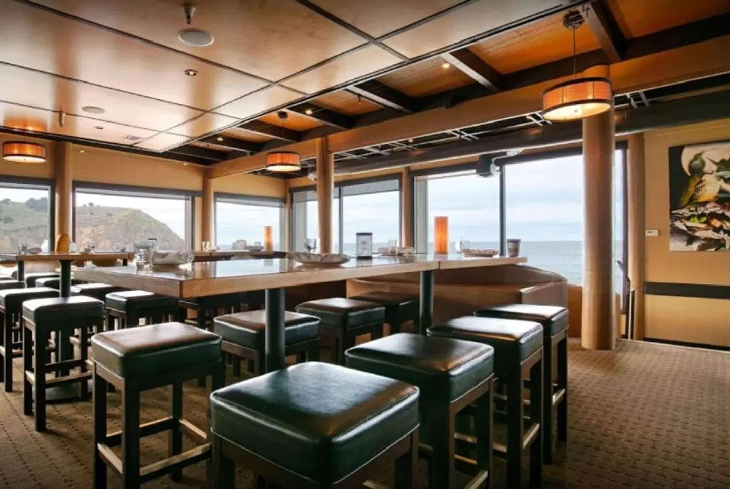 Best Western PLUS Lighthouse Hotel Bar