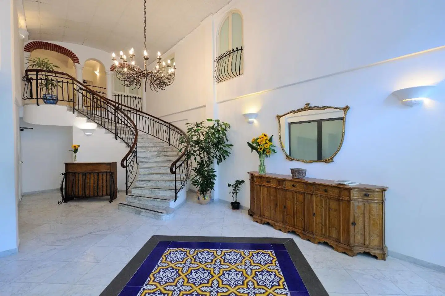 Aurora Apartments LOUNGE_LOBBY