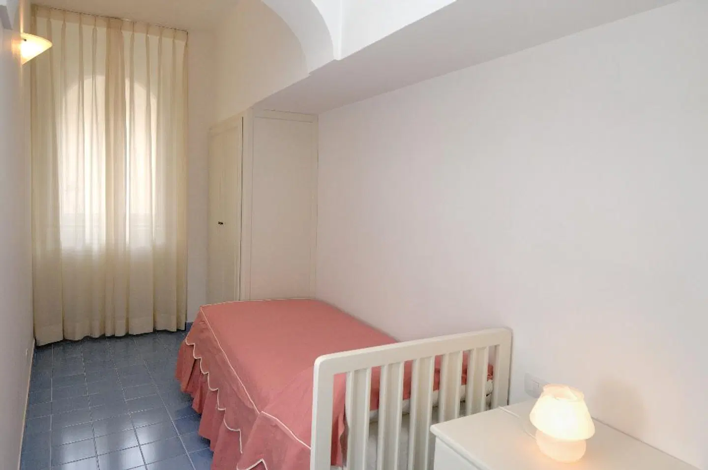 Aurora Apartments ROOM_EXAMPLE