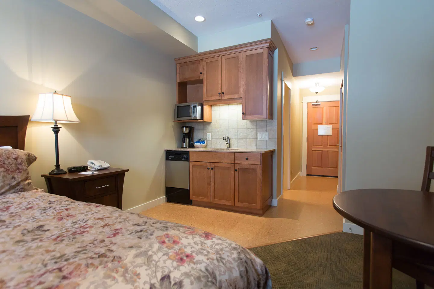 SnowBird Lodge ROOM_EXAMPLE