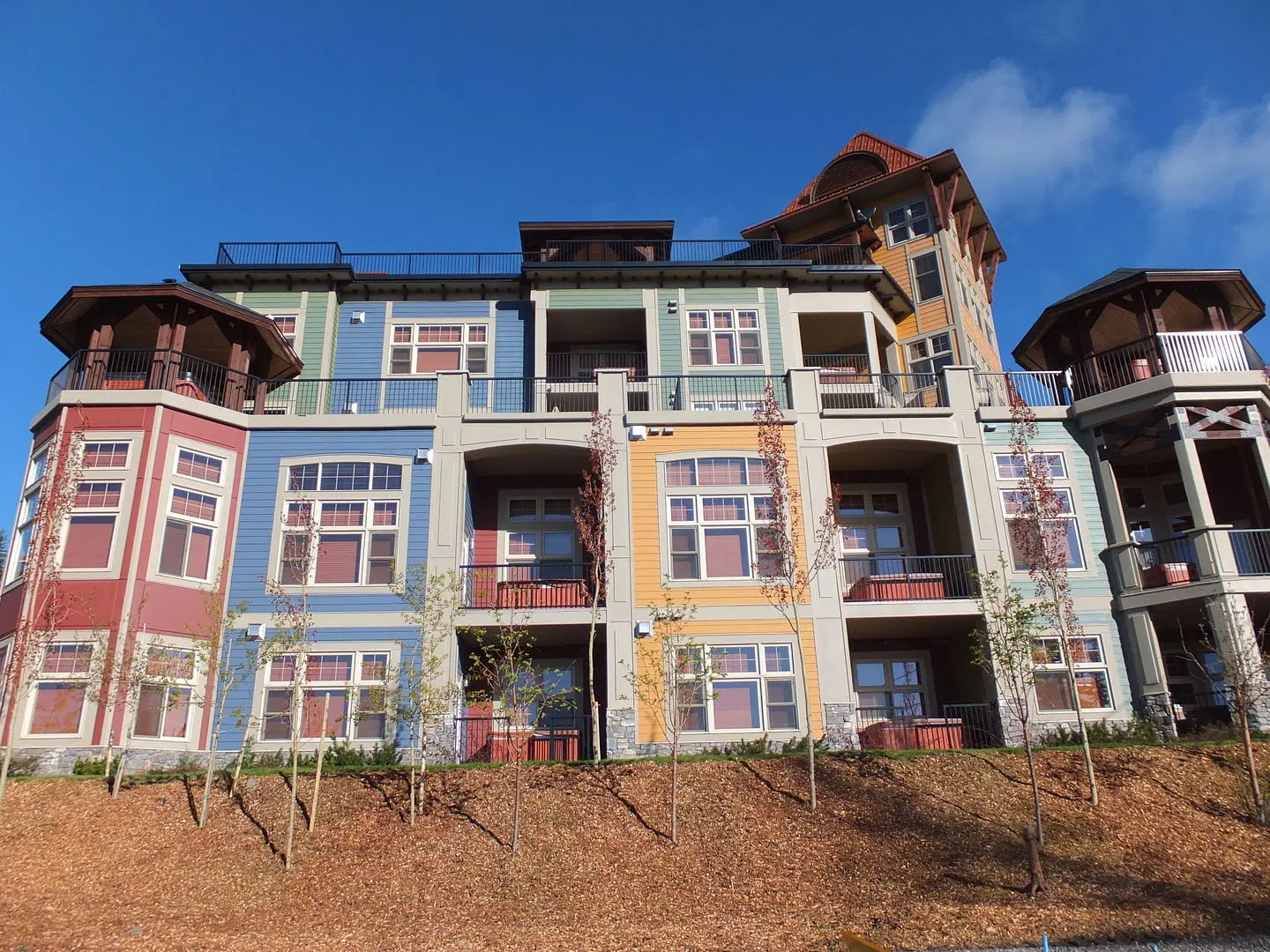 SnowBird Lodge EXTERIOR