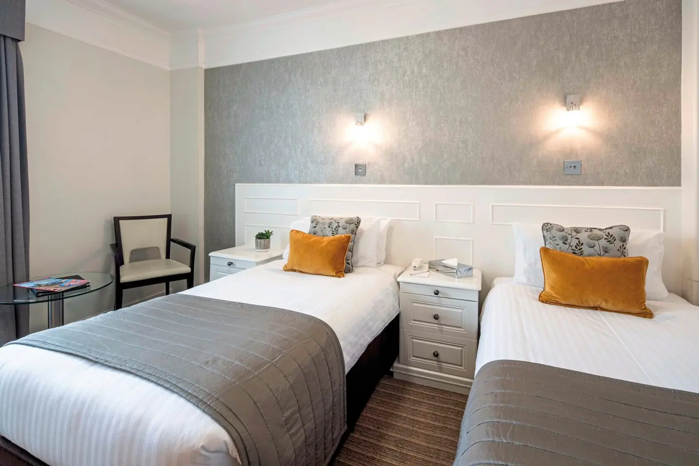 Royal Hotel ROOM_EXAMPLE