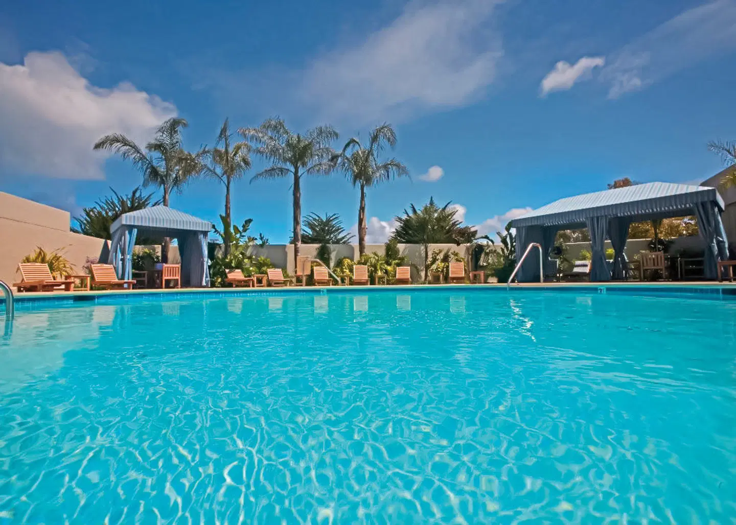 Portola Hotel & Spa at Monterey Bay OUTDOOR_POOL