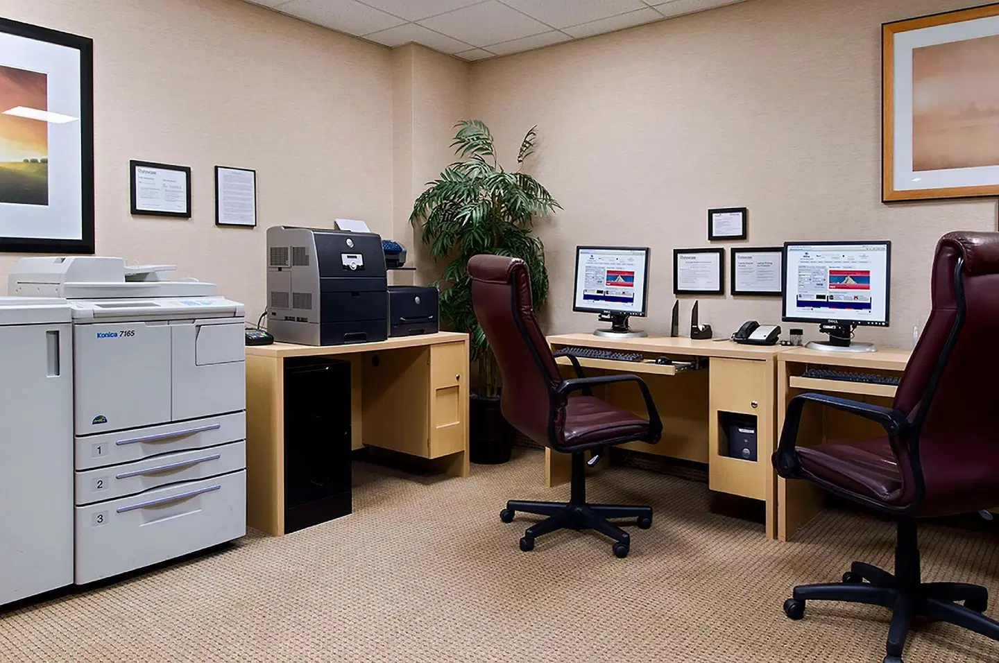 Hilton Chicago O'Hare Airport LOUNGE_LOBBY