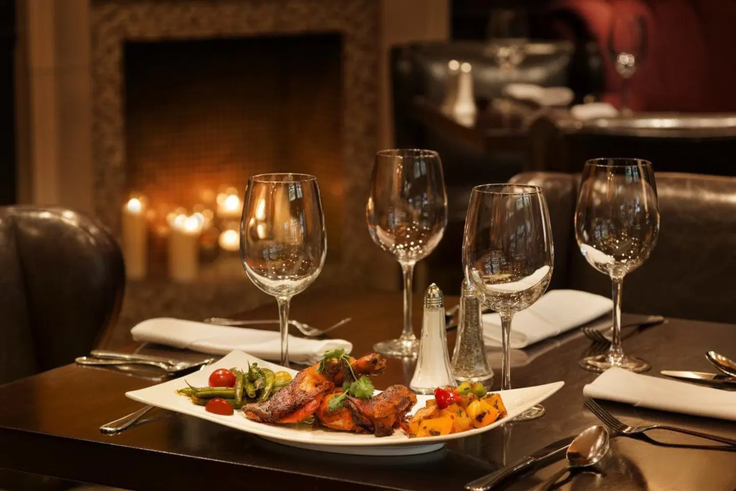 Le Soleil by Executive Hotels Restaurant