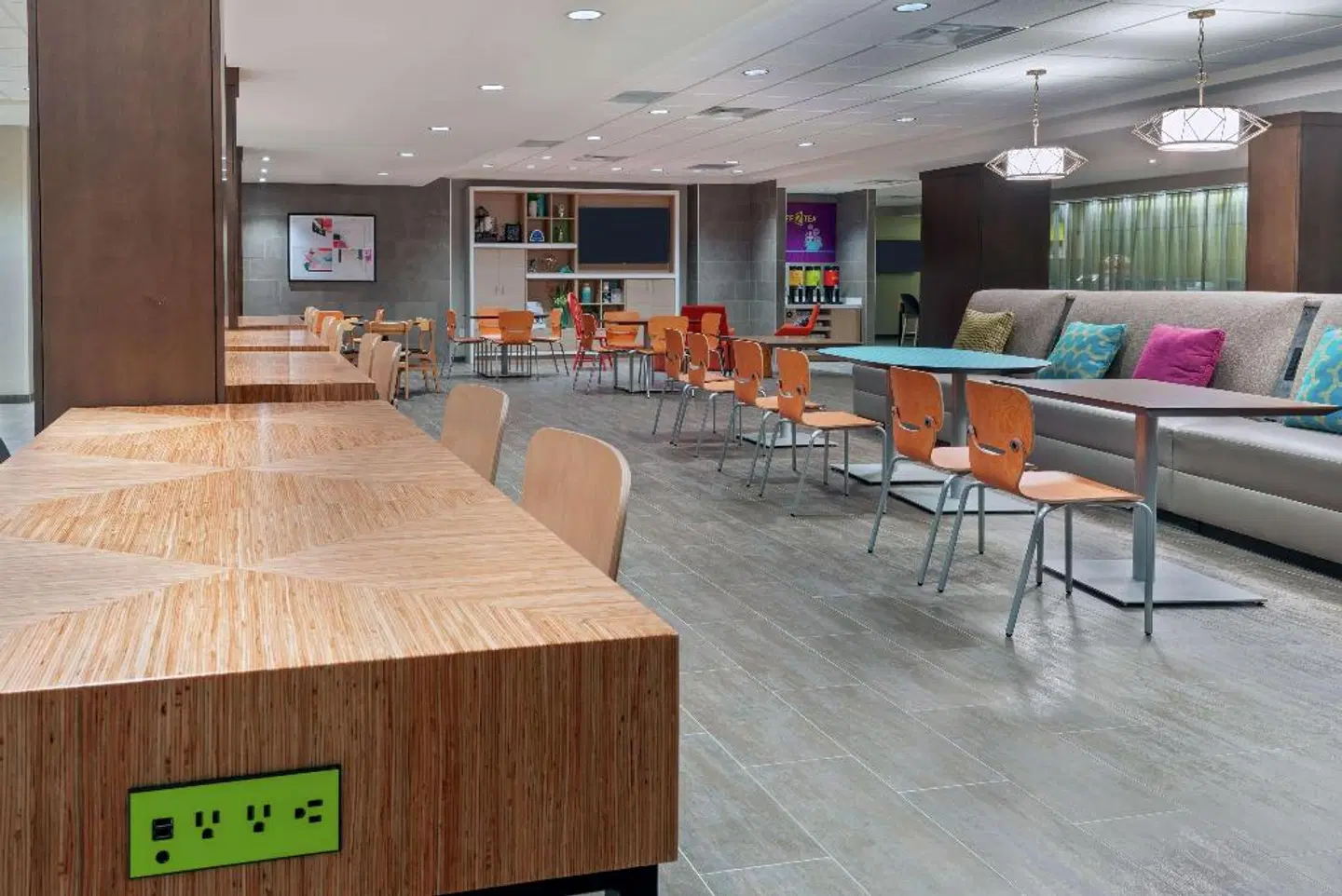 Home2 Suites by Hilton Orlando Near Universal Bar