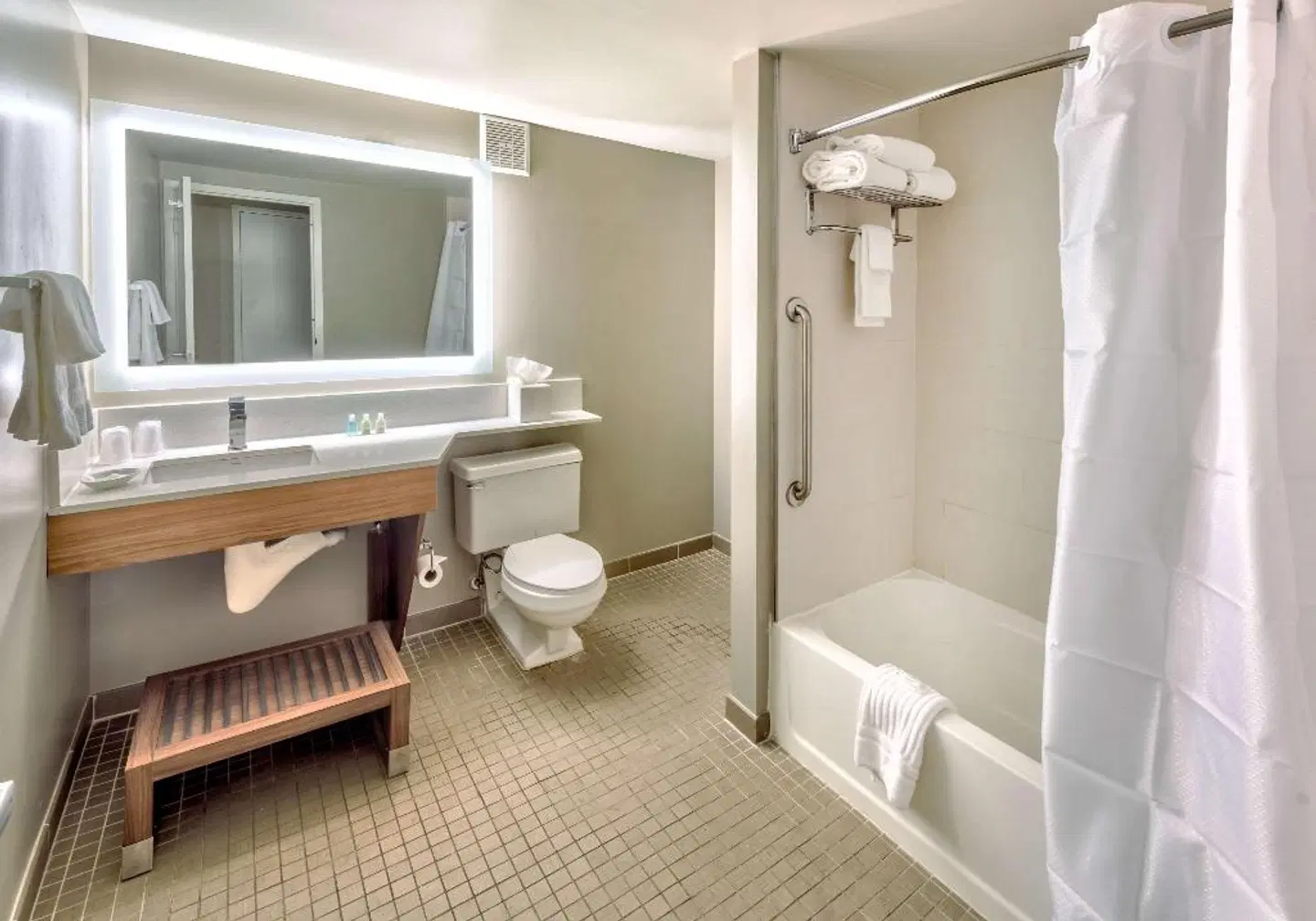 Clarion Hotel Atlanta Airport Badezimmer