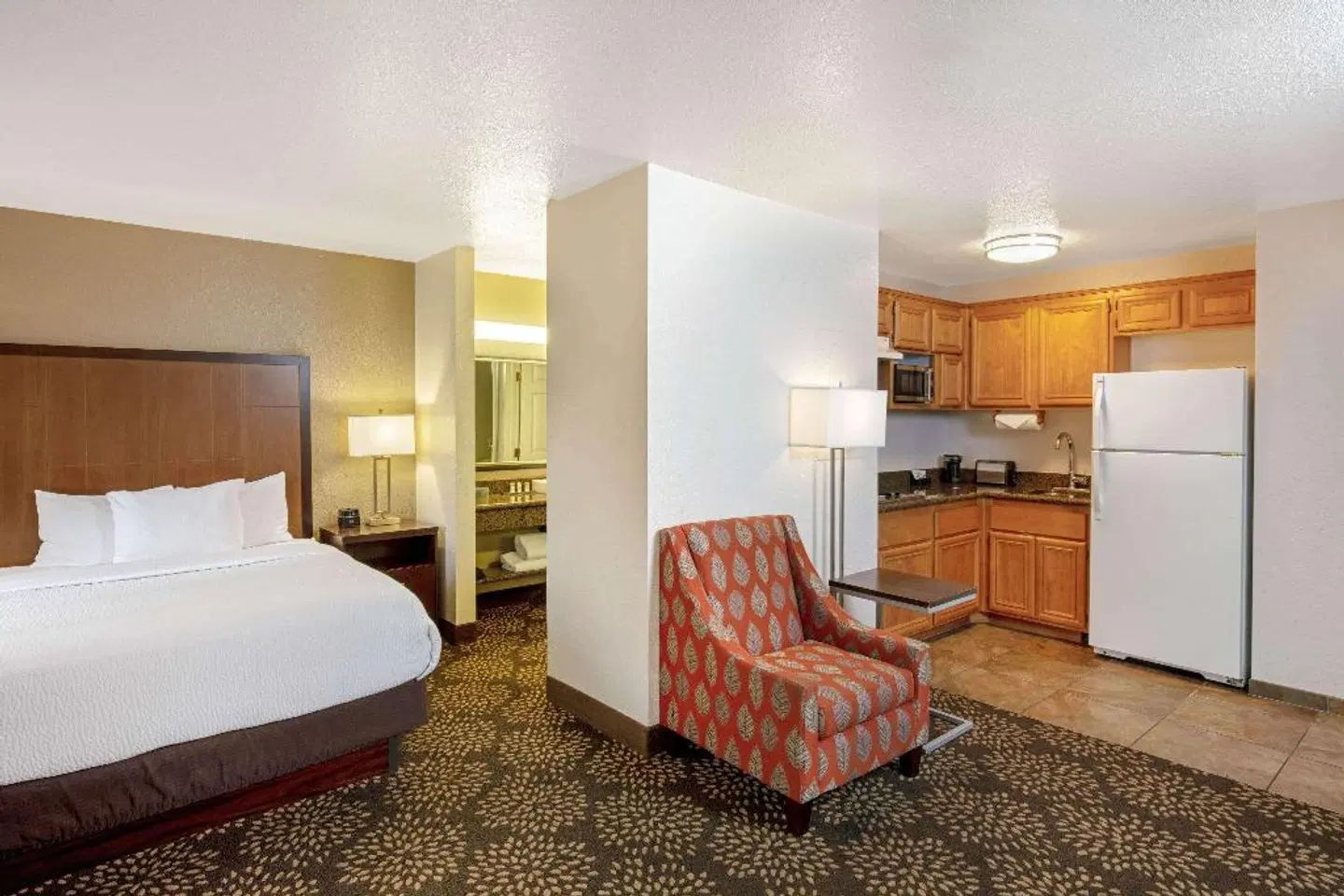 La Quinta Inn & Suites by Wyndham Las Vegas Red Rock ROOM_EXAMPLE