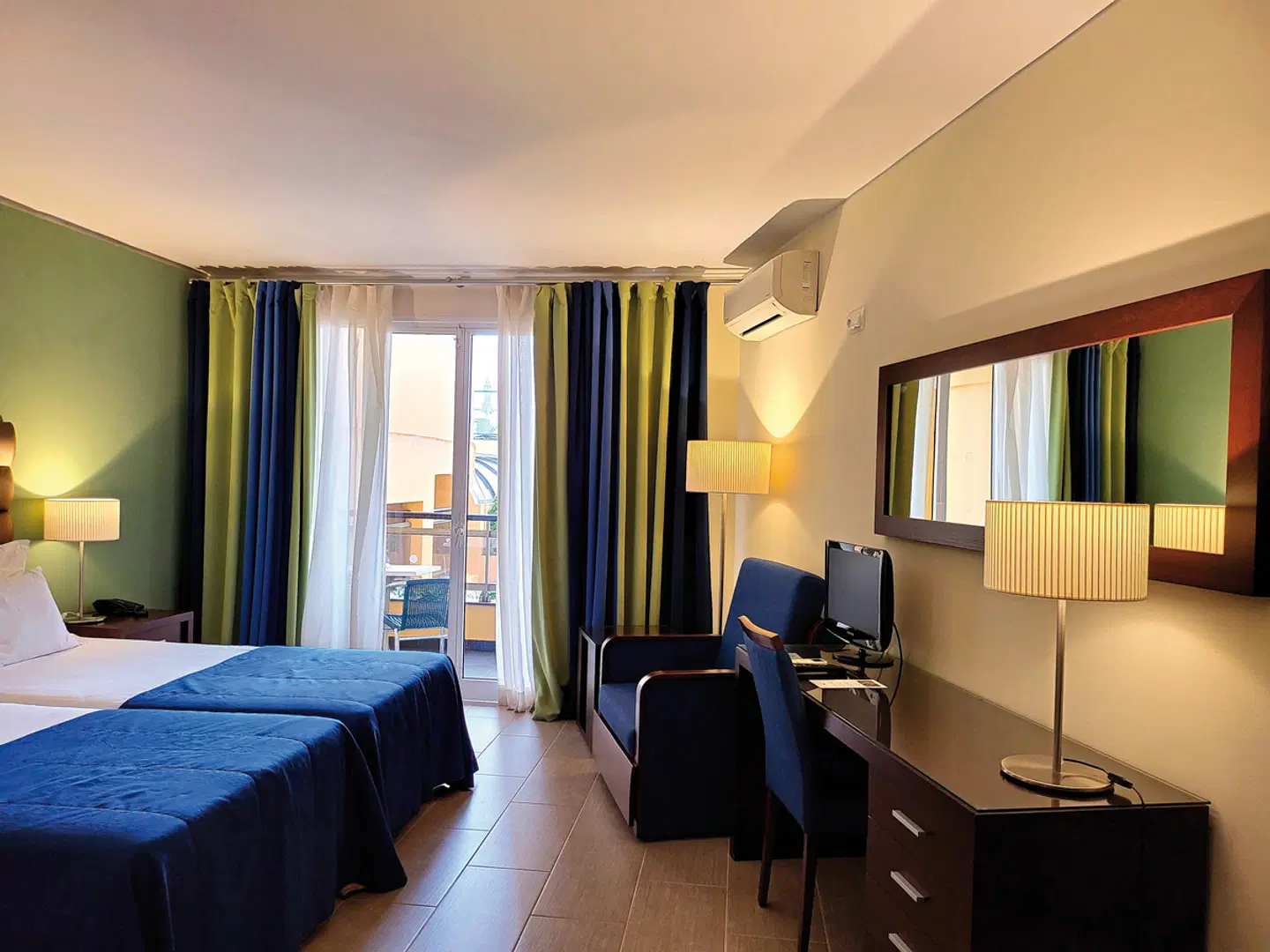 Cais da Oliveira ROOM_EXAMPLE