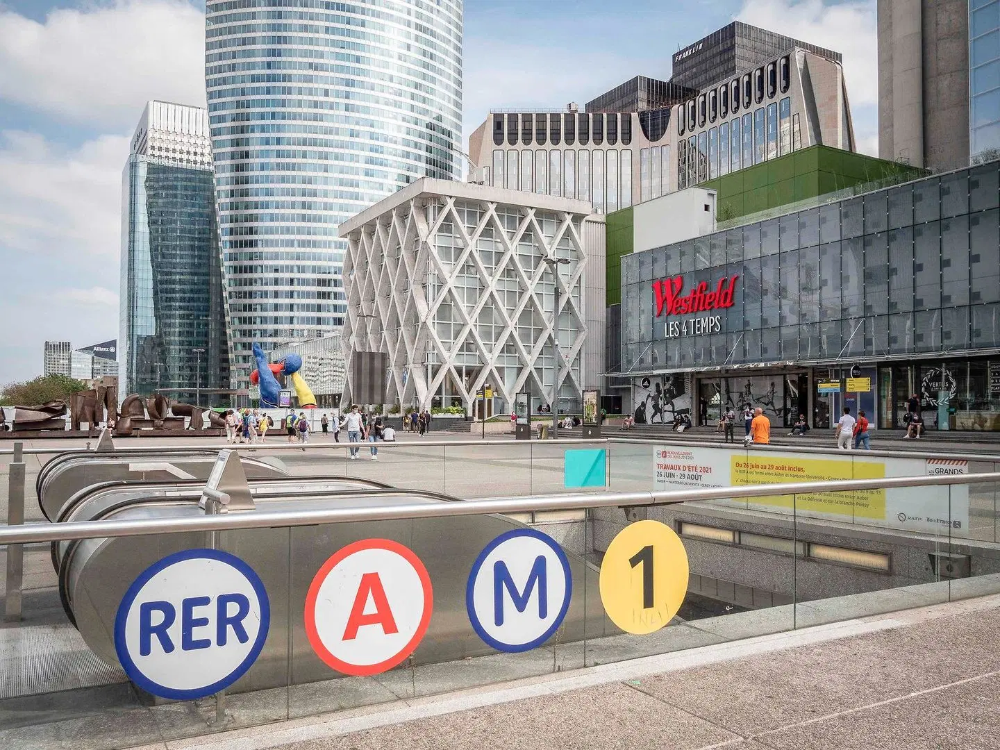 TRIBE Paris La Défense Esplanade SPORTS_AND_LEISURE