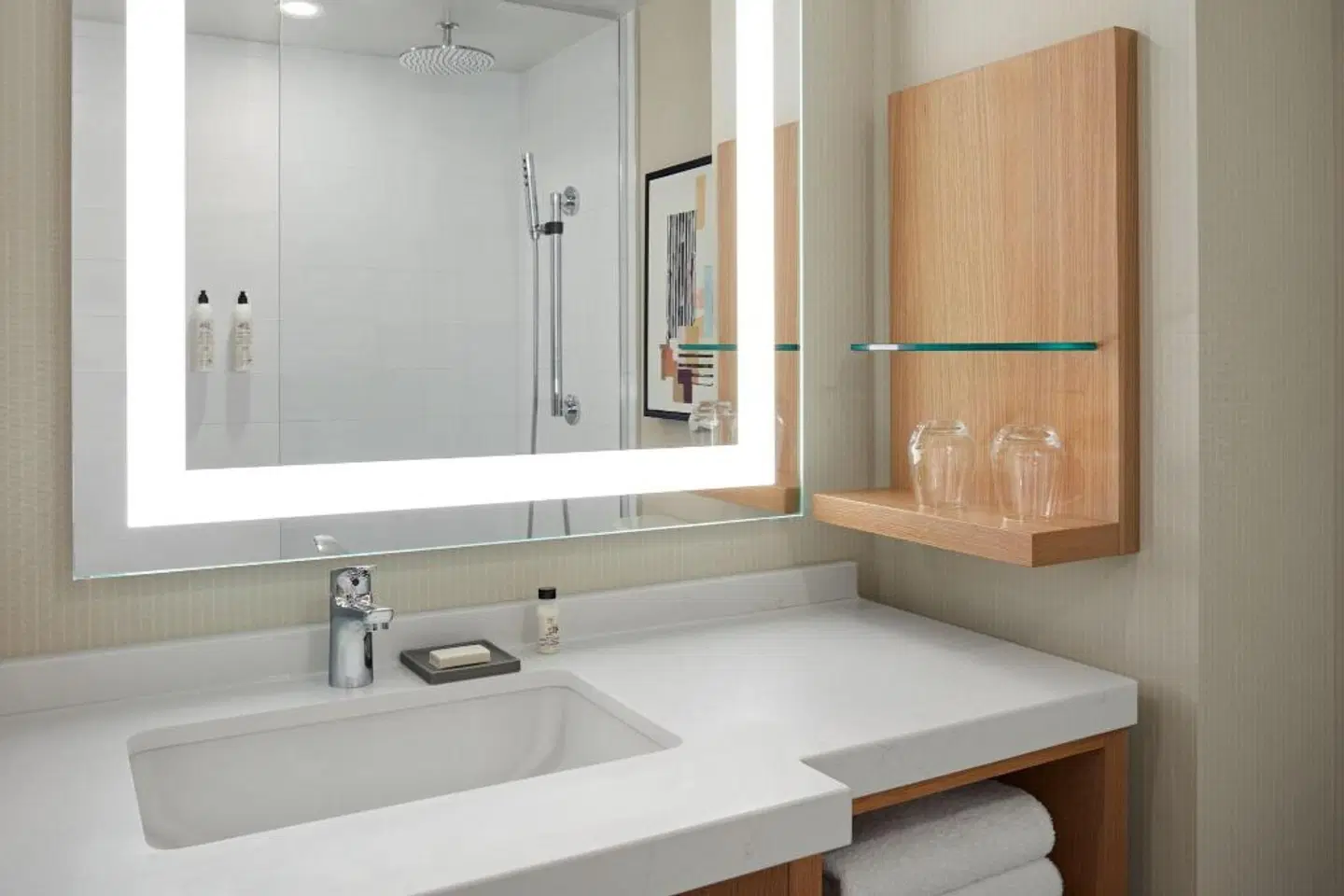 Delta Hotels by Marriott Calgary Airport In-Terminal Badezimmer