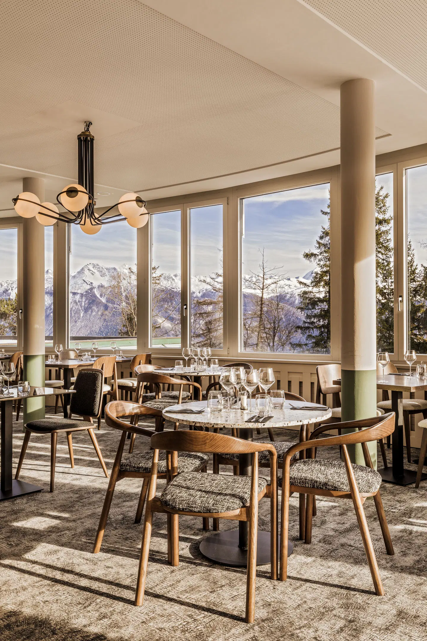 Hotel Valaisia, Crans Montana, a Faern Collection Resort Restaurant