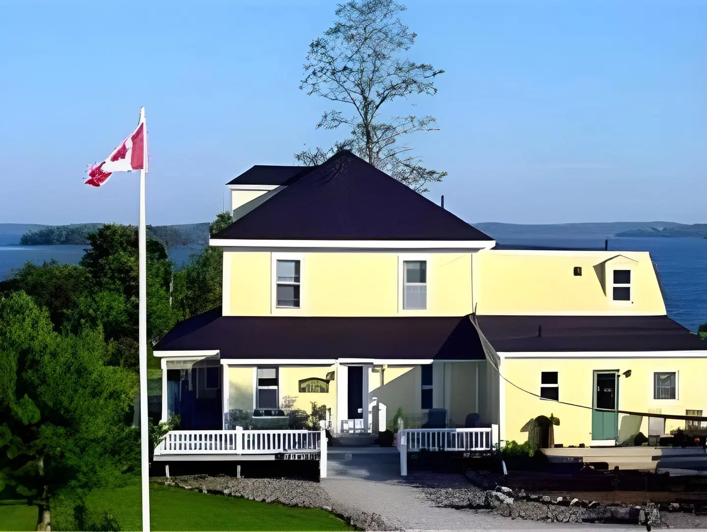 Bayview Pines Country Inn Apartments EXTERIOR