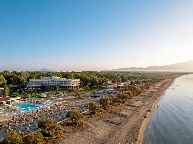 Domes Aulus Zante, Autograph Collection Strand