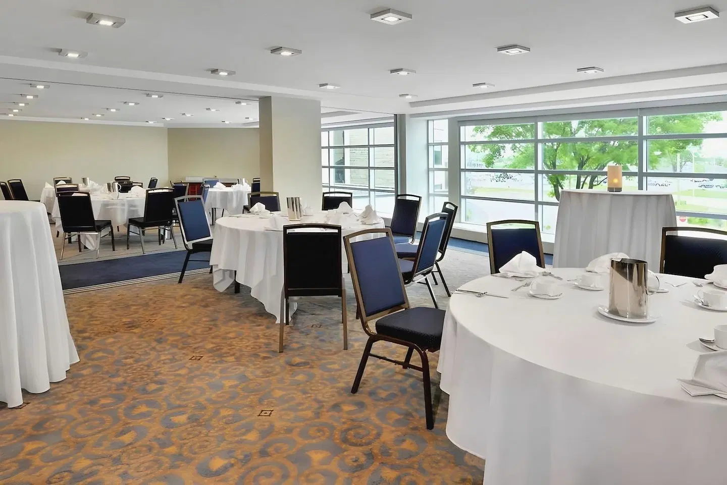 Sheraton Montreal Airport Hotel Restaurant