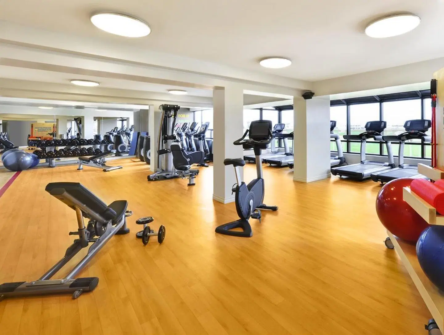 Sheraton Montreal Airport Hotel SPORTS_AND_LEISURE