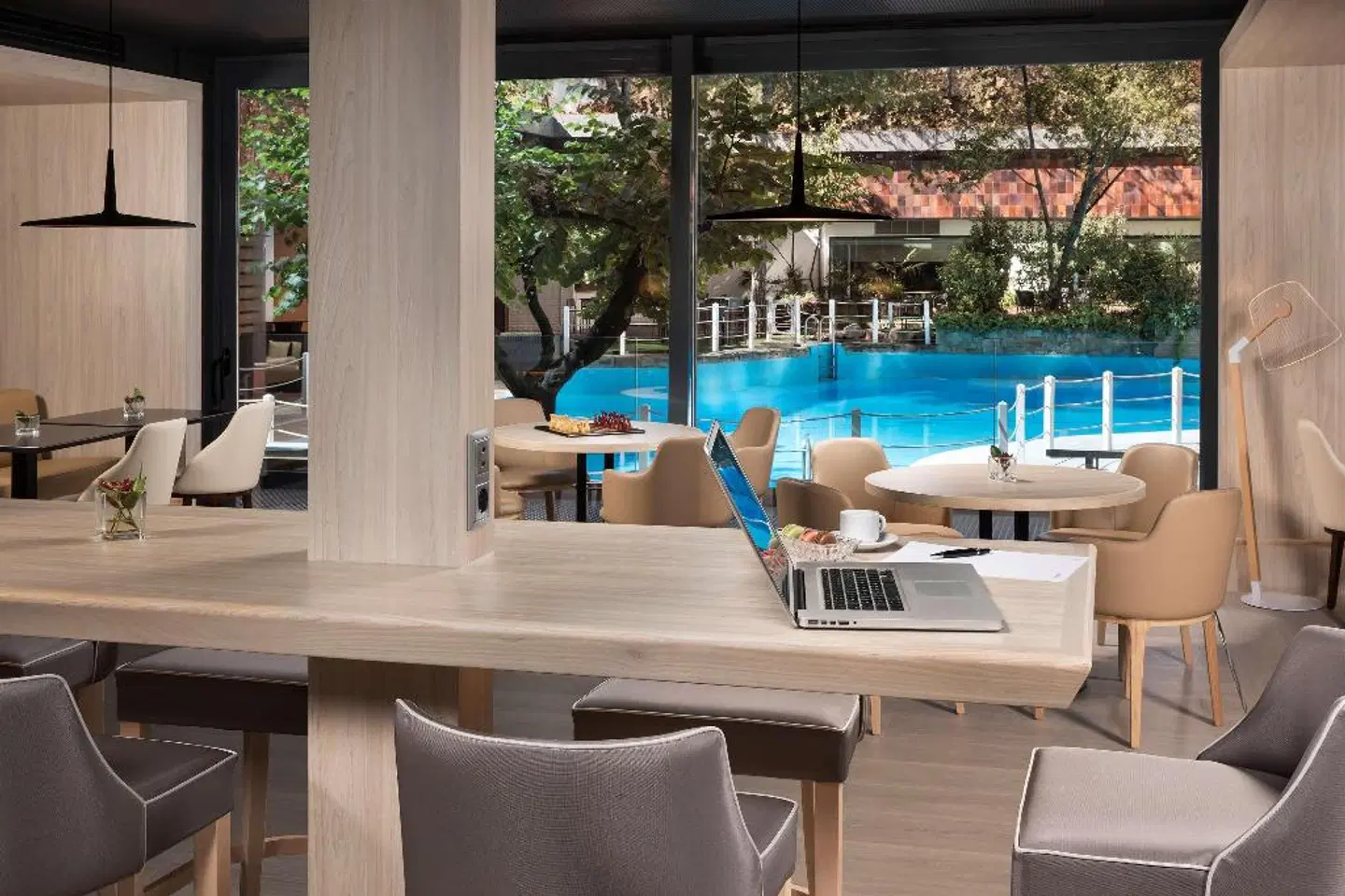 Meliá Castilla Hallenbad