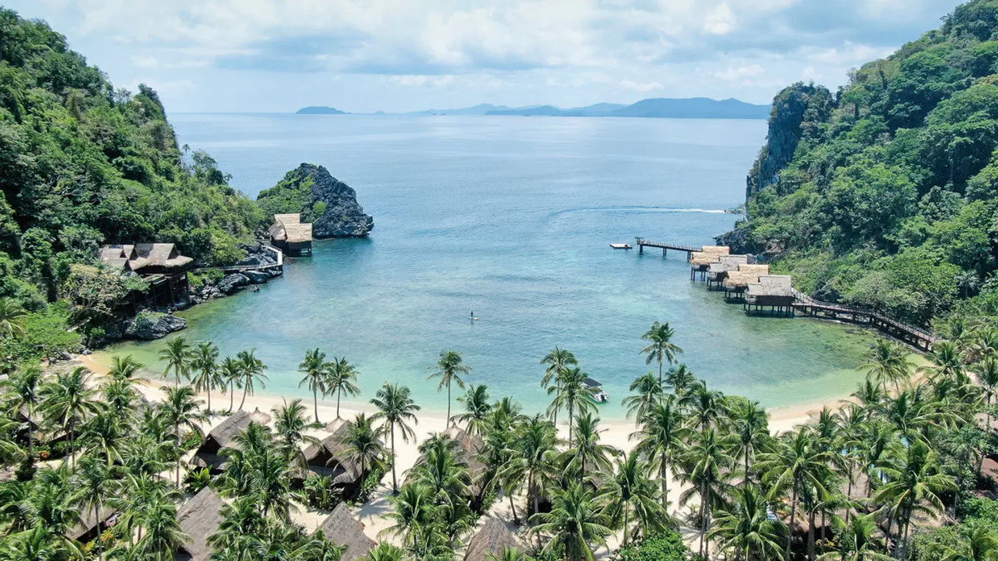 Cauayan Island Resort LANDSCAPE