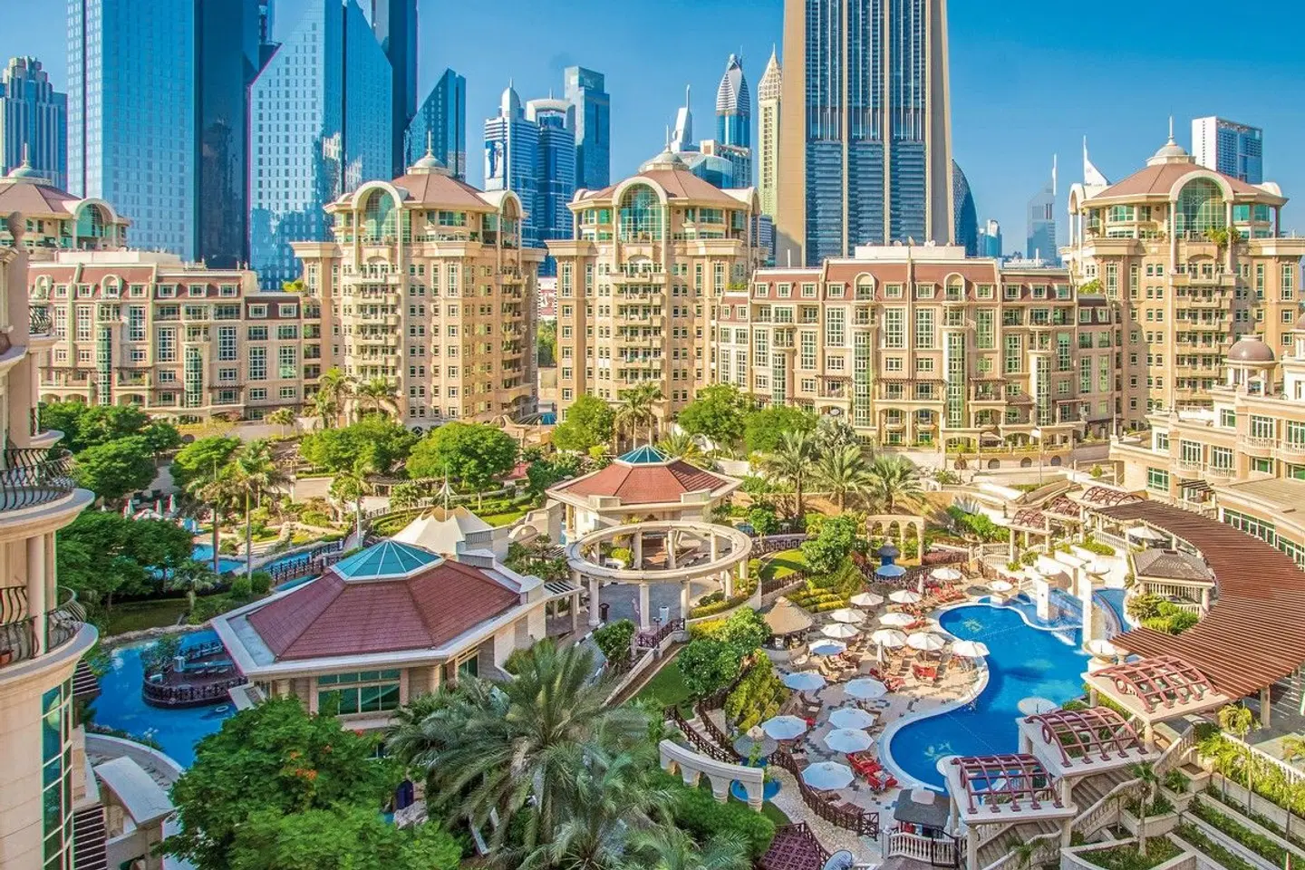 Swissotel Al Murooj Dubai EXTERIOR