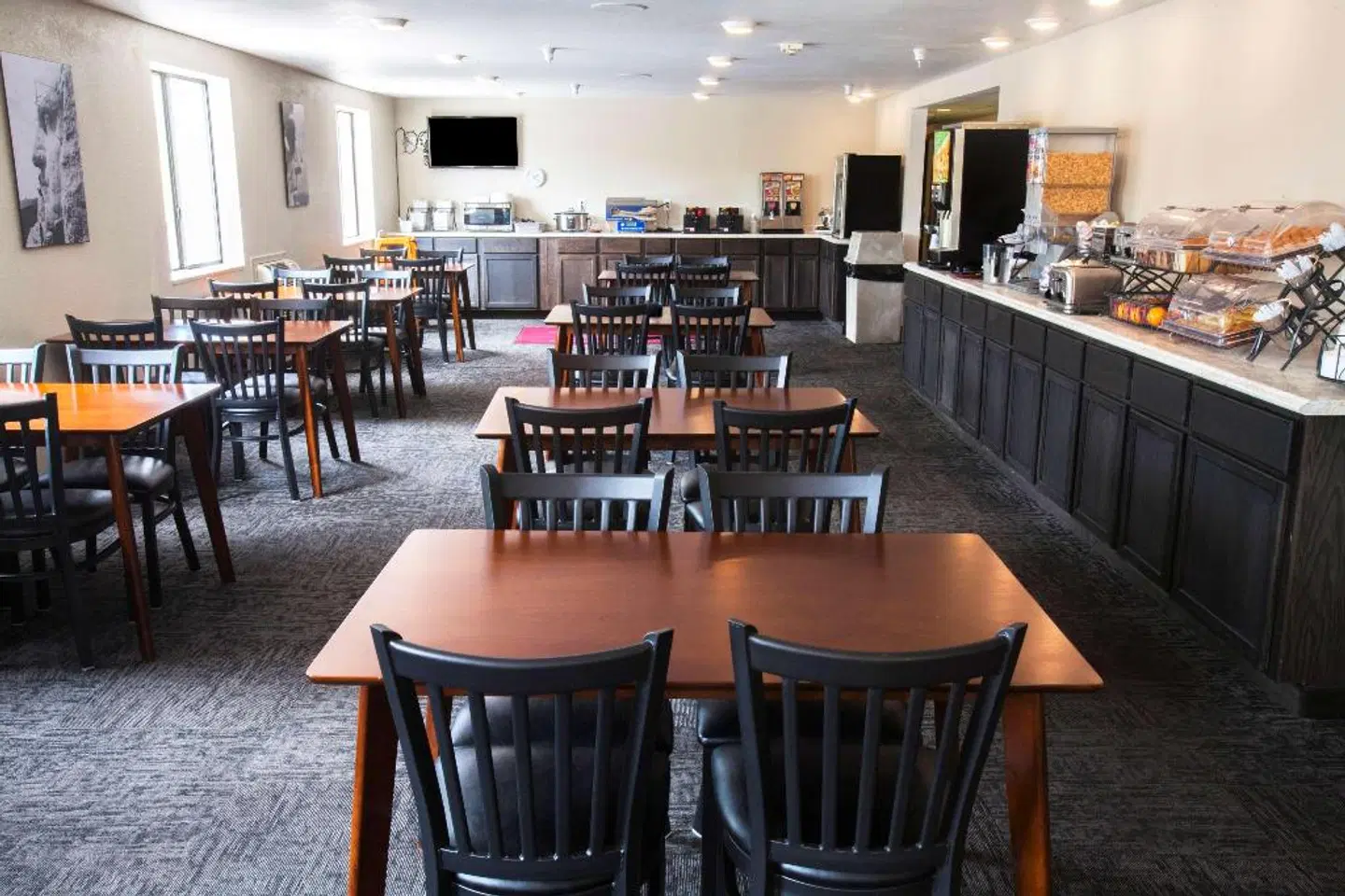 Baymont by Wyndham Keystone Near Mt. Rushmore Bar