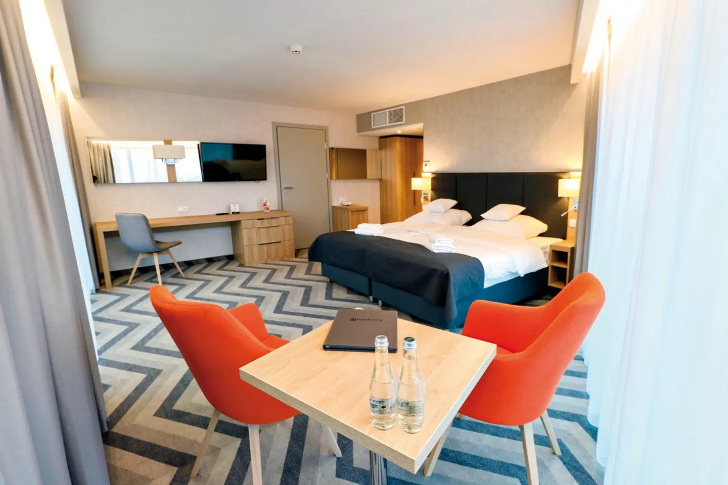 Hamilton ROOM_EXAMPLE