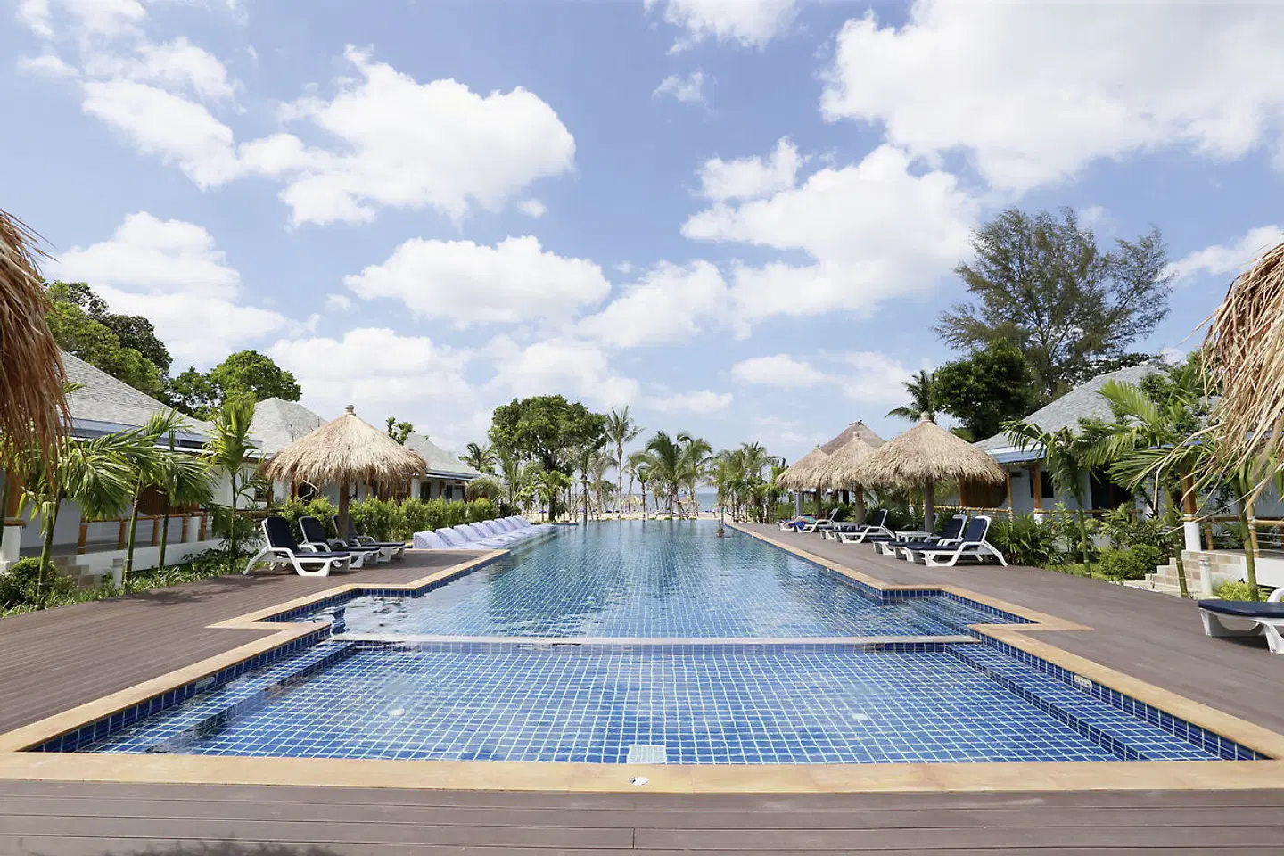 Lanta Casa Blanca OUTDOOR_POOL