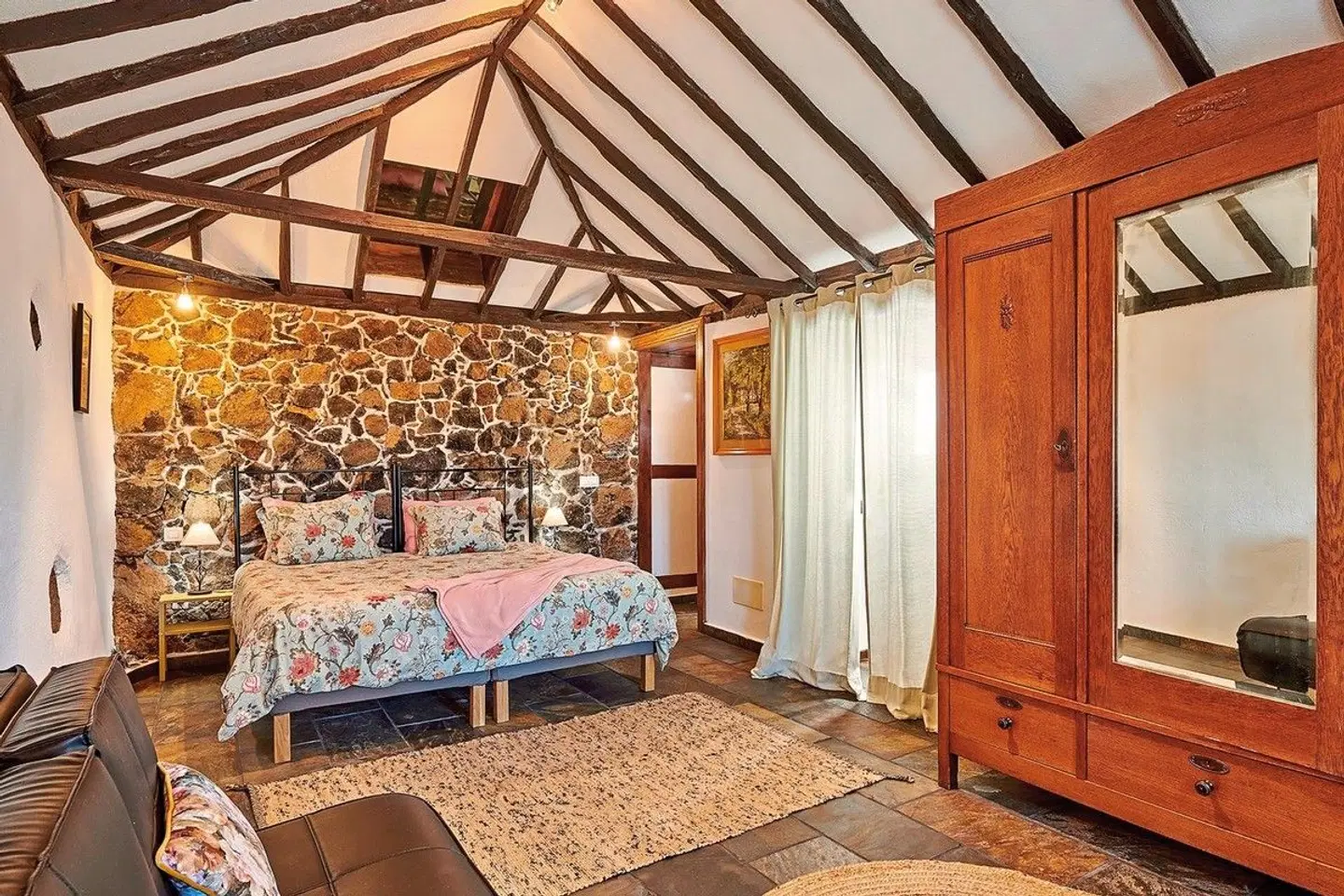 Hermosilla ROOM_EXAMPLE