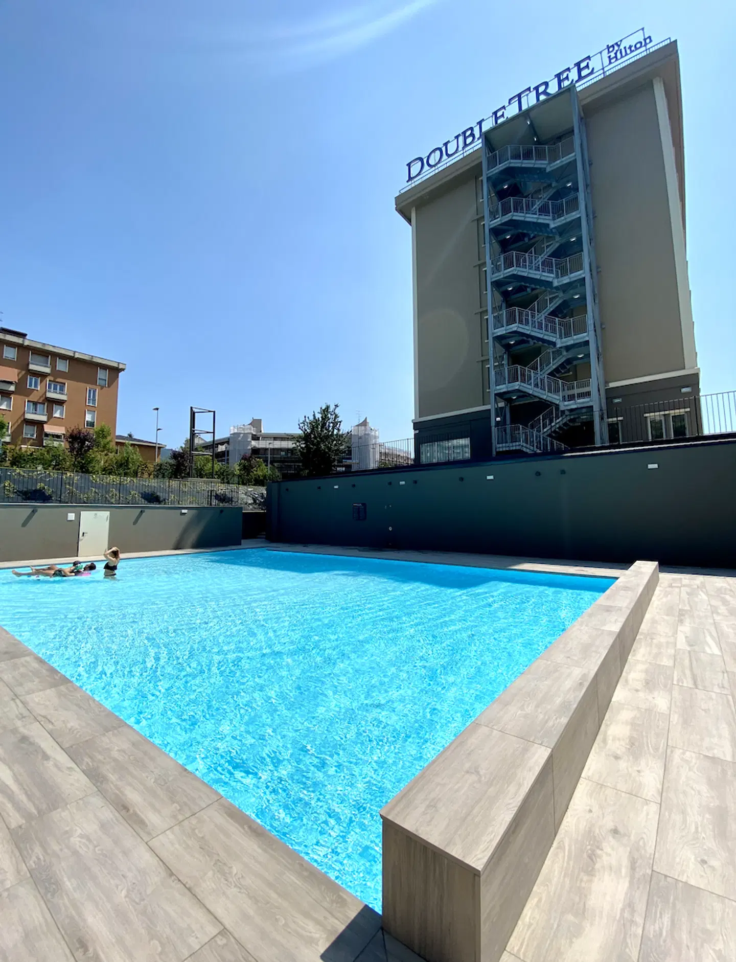 DoubleTree by Hilton Brescia OUTDOOR_POOL